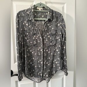Cloth & Stone Gray and White Floral Pattern Top